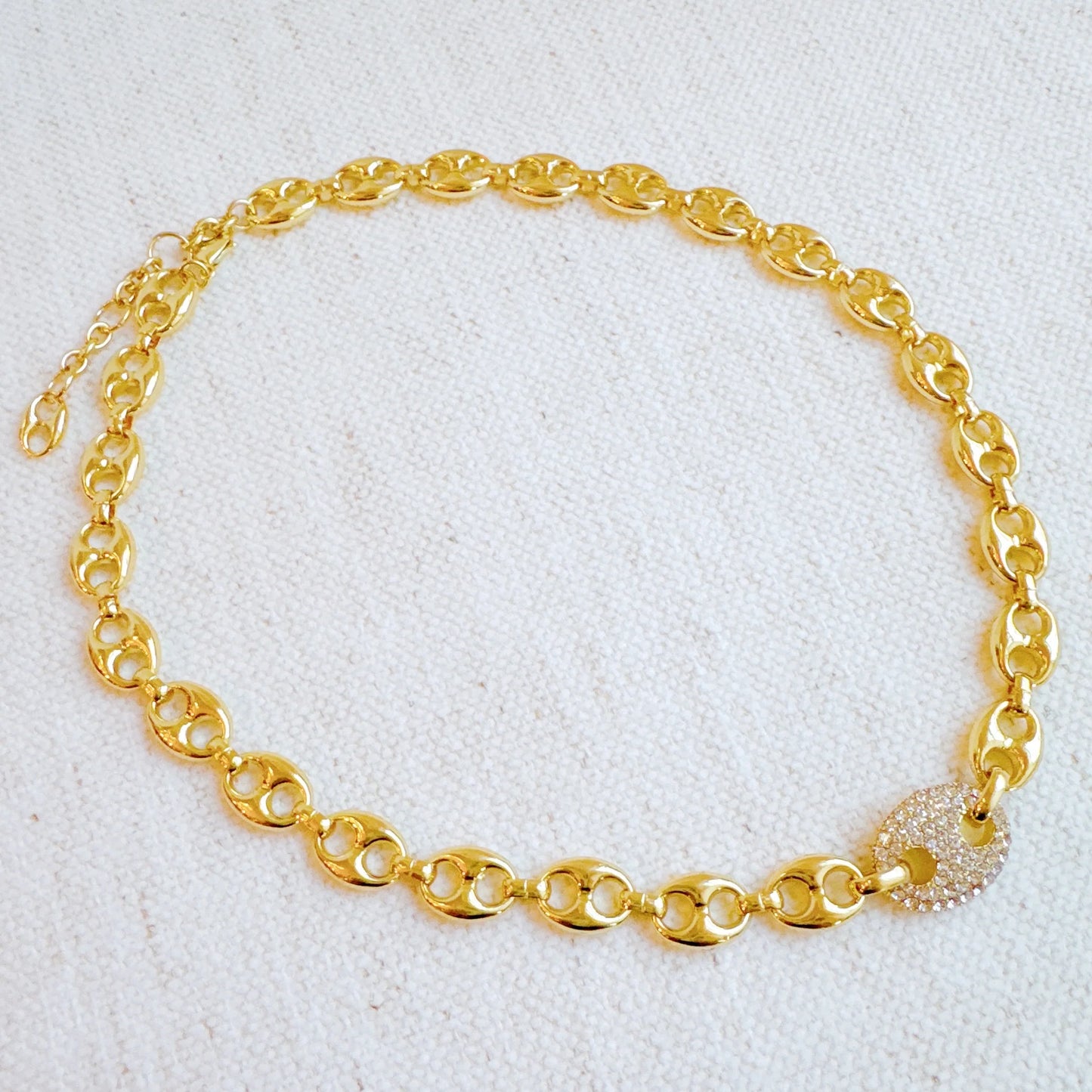 Elegant Equestrian Linked Chain Necklace