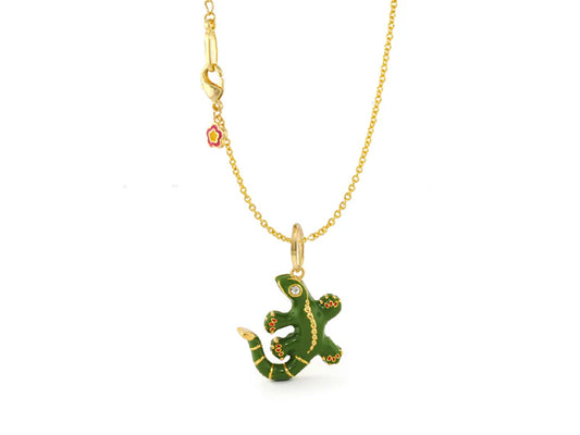 Elegant Eau Gecko Pendant - A Unique Statement Piece